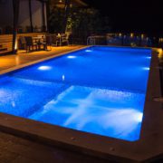 7 Benefits of Swimming at Night